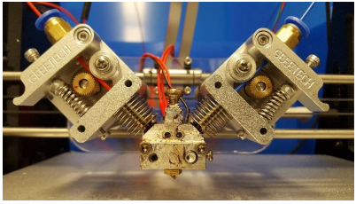 Além de Uma Cor e Um Material: Explorando a Impressão 3D Multimaterial para Hobbistas