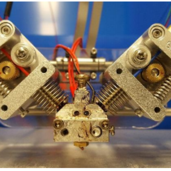 Além de Uma Cor e Um Material: Explorando a Impressão 3D Multimaterial para Hobbistas